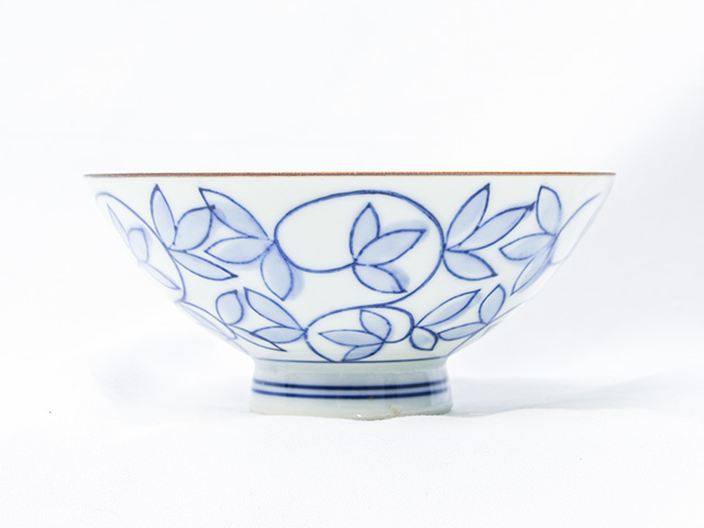お茶碗 草模様