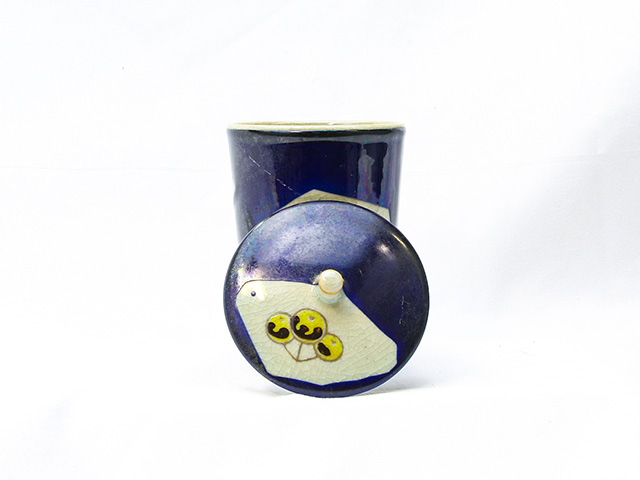 湯飲み（蓋つき）鳥実模様の画像