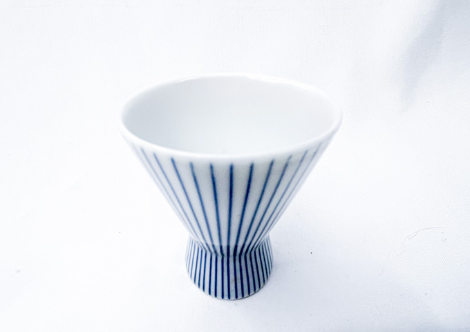 ぐい呑み（染付千筋藍色）画像