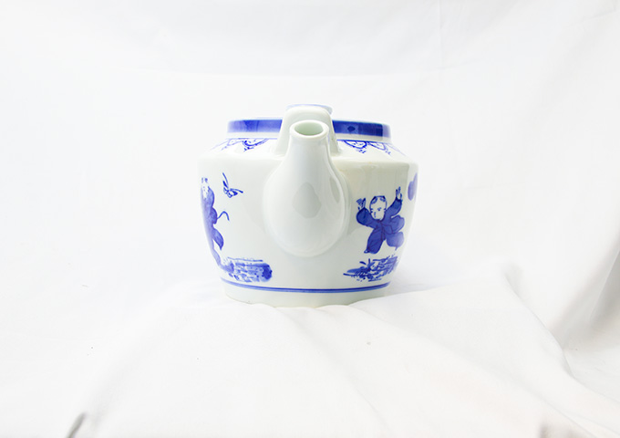 土瓶（染付唐子模様）