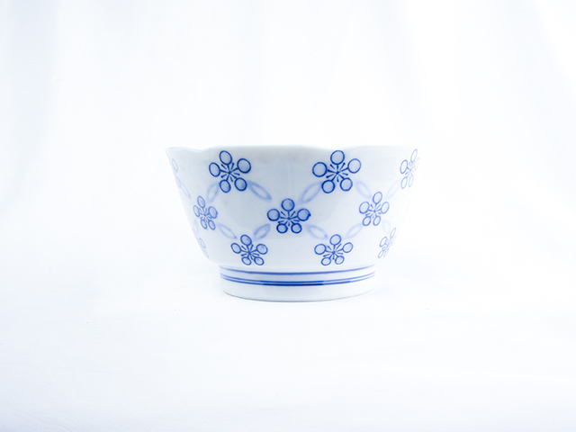 深鉢（梅花柄）