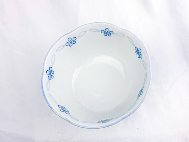 深鉢（梅花柄）